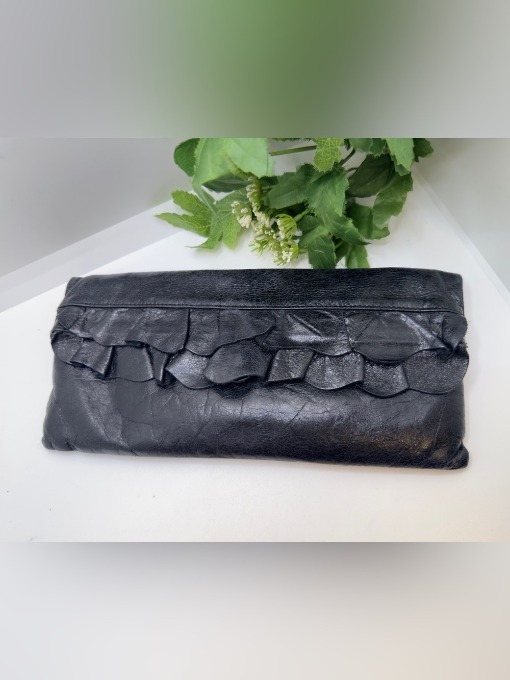 Hobo International Womens Leather Ruffle Accented Clutch Black - Picture 2 of 8